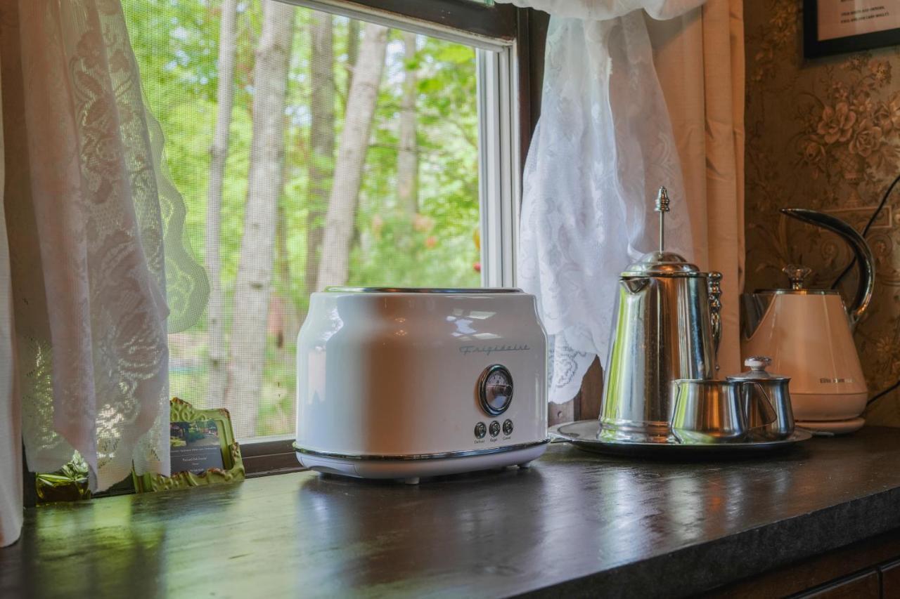 Vintage Wild West Tiny Hotel In The Woods! Pine City Eksteriør billede