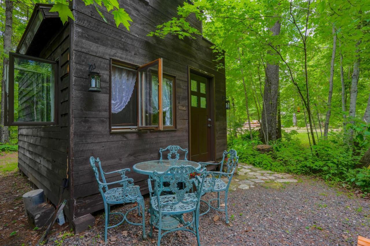 Vintage Wild West Tiny Hotel In The Woods! Pine City Eksteriør billede